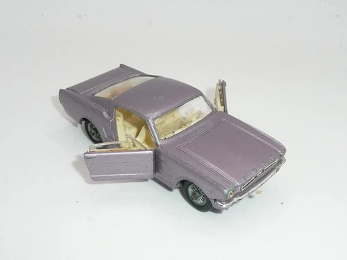 Corgi 320  Ford Mustang Fastback  * original vintage *