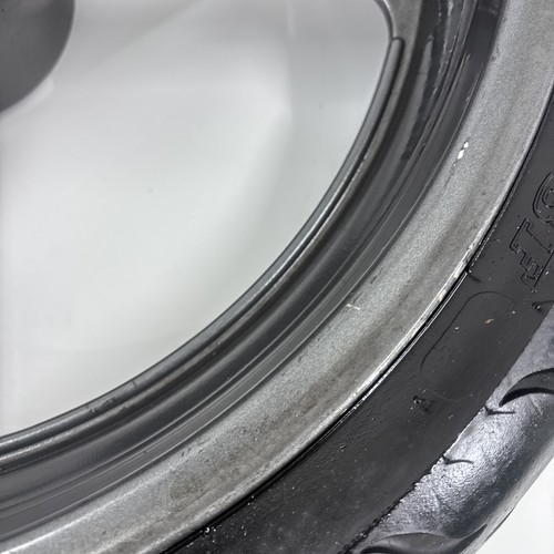 Suzuki GSXR 750 SRAD Vorderrad AJT grau #42 - Bild 22 von 24