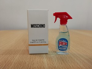 mini moschino perfume