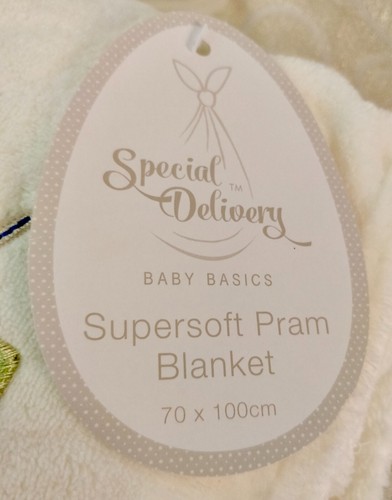 Baby Giraffe ~ Cream - Fleece Blanket Cot/Pram 'Special Delivery' 70x100cm-BNWT - Picture 2 of 3