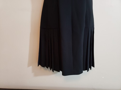 VESTIDO ANNE KLEIN DAMAS NEGRO SIN MANGAS CON VOLANTES Y CUELLO BARCO (4) - Imagen 2 de 4