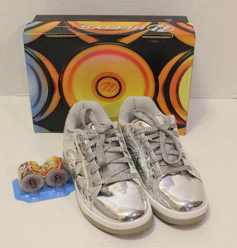 HEELY'S Silver Chrome Sports Wheels Skate Shoes - Size 4 Youth - Picture 1 of 9
