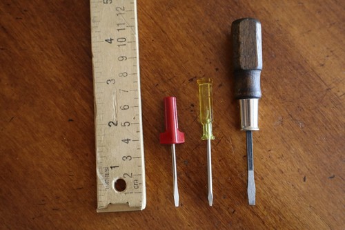 Vintage Lot 3x Flat Head Screwdriver Yellow Snap-on Wooden Red Sewing Machine - Picture 2 of 5