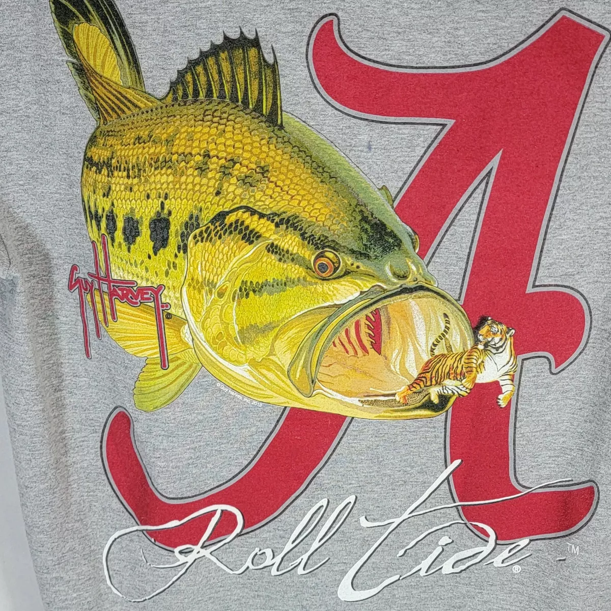 Guy Harvey Alabama Roll Tide T-Shirt AFTCO Gray Small Bass Eating Auburn  Tiger