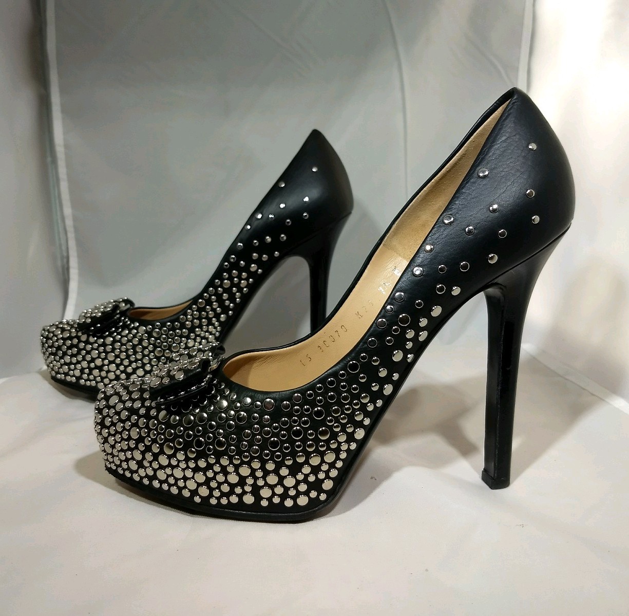 Nuevo Y En Caja Salvatore Ferragamo Sina Tachonado bomba Sz 38 US 8 795 Nuevo Y En Caja Salvatore Ferragamo Sina Tachonado bomba Sz Sz Sz 38 US 8 795 alta calidad y envío rápido