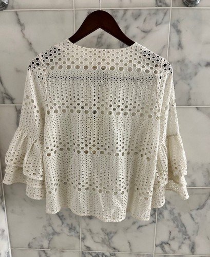 Neu mit Etikett Figue Bluse mit Ösen, abgestuften Ärmeln und Kaurimuschel-Details Größe XS - Bild 8 von 8