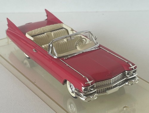 Voiture Vitesse Rétro 1/43 N°380 - CADILLAC 59