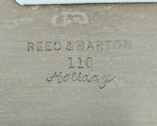 VINTAGE REED & BARTON 110 HOLIDAY 15" x 11" x 2" SCALLOPED SILVERPLATE PLATTER - Picture 9 of 10