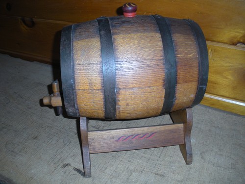 Barril de madera vintage primitivo whisky con bandas barril antiguo pequeño con soporte - Imagen 2 de 11