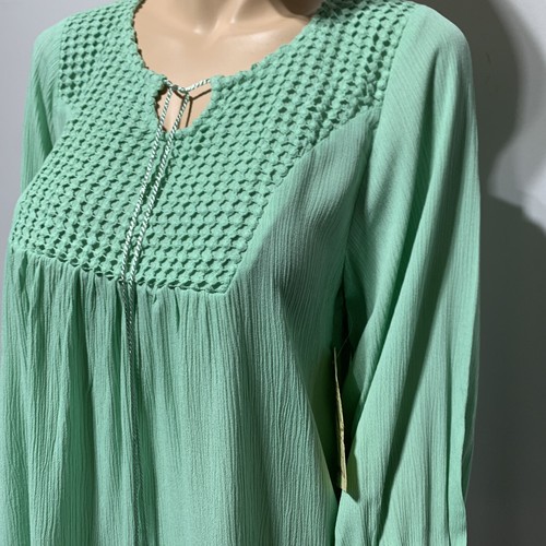 One World Top Mint Green Size S Relaxed Crochet Lace Back Blouse Tassels NWT - Picture 2 of 12