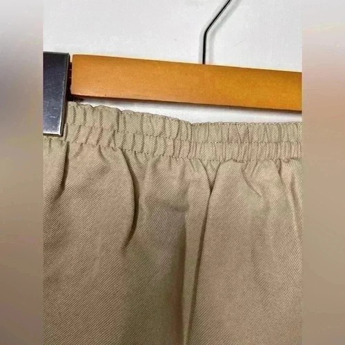 BNWT Girl’s Izod Pleated Skirt in Beige Size 5 yrs. - Picture 7 of 9