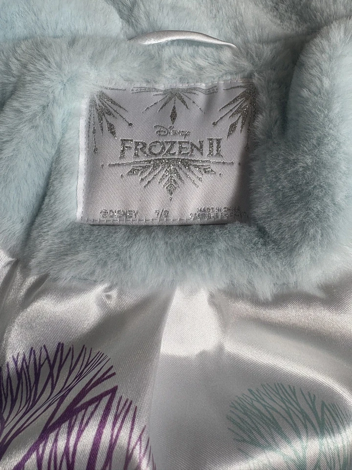 Abrigo/Chaqueta Disney Store Frozen II Elsa Deluxe Imitación Piel Talla 7/8 Foto 3 de 4