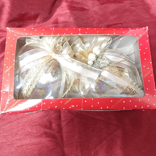 2 Vtg Iridescent Gold And White Victorian Hearts Christmas Ornaments Dillard's - Picture 2 of 10