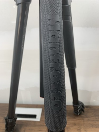 Manfrotto MT190XPRO3 Aluminum 3-Section Tripod Horizontal Column Italy - Picture 7 of 14