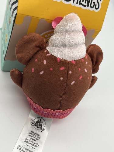 Disney Munchlings Baked Treats Minnie Mouse Wild Strawberry Cupcake Scented 5" - Picture 3 of 5