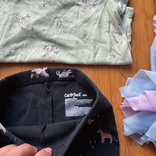 Pacchetto abbigliamento bambina Cat & Jack 18 mesi pantaloni camicia pantaloncini bikini - Foto 4 di 5