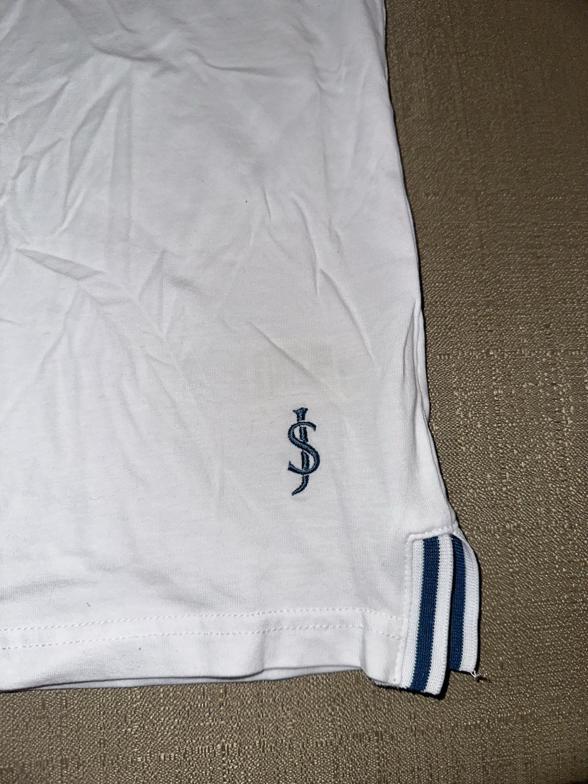 Picture 2 of 4