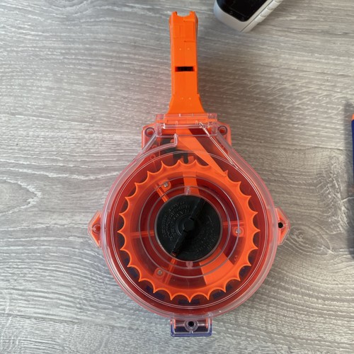 Pistola Bláster Nerf N-Strike Elite Motorizada Infinus y 30 Dardos Tambor Mag + 18 Dardos - Imagen 8 de 16