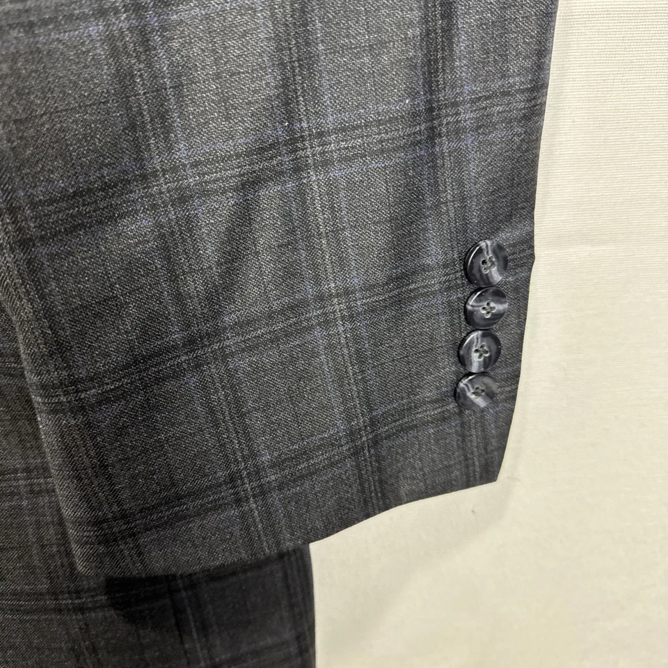 Reda 1865 Premium Italian wool Suit Sz 46R Classic  Gray Plaid - Image 3 of 4