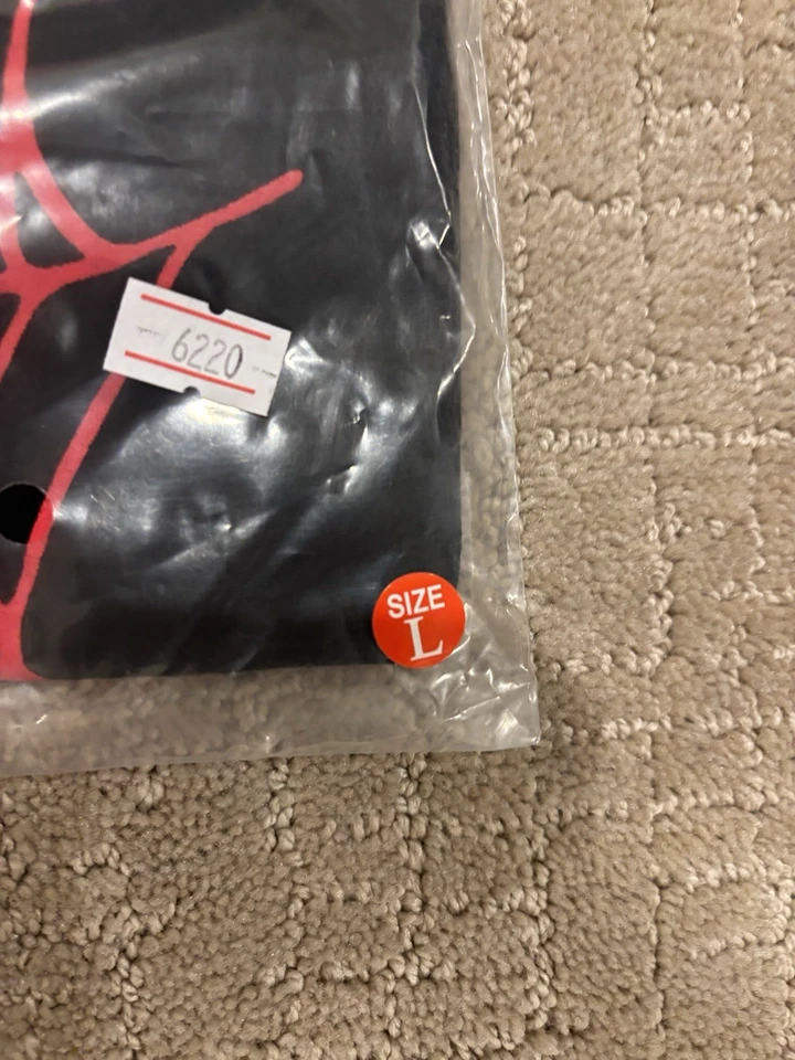 Camiseta Araña Roja y Negra Talla L Foto 2 de 2