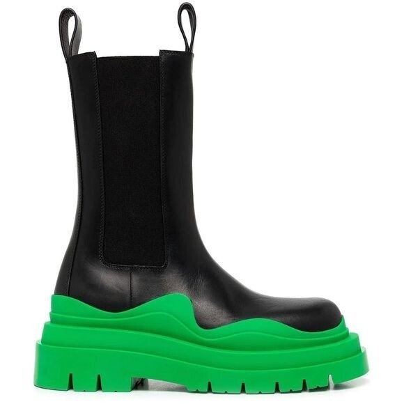 【専用】Bottega Veneta Tire Boot Mid Bottega Veneta Tire Boot in Black & Transparent | FWRD