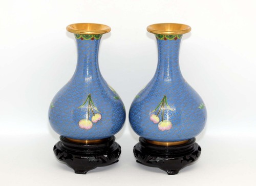 BEAUTIFUL QUALITY PAIR OF VINTAGE CHINESE CLOISONNE 5" VASES ON STANDS c.1990 - Picture 8 of 18