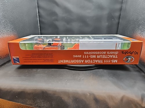 Kubota M5-111 Toy Tractor Assortment 1:32 Scale 10 Pieces Set Ages 3+ New In Box - Picture 5 of 6
