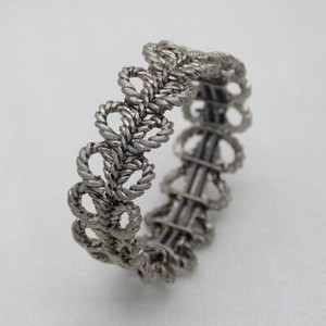 lia-sophia-signed-jewelry-antique-silver-tone-stretch-bangle-openwork-bracelet