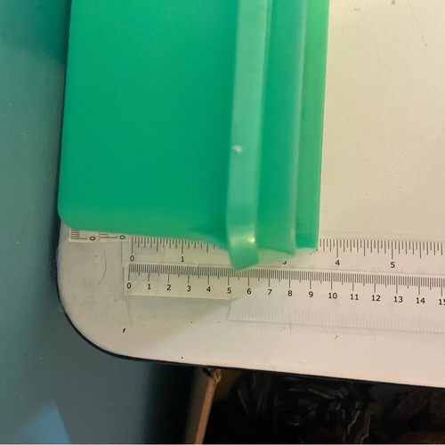 Vintage green Tupperware celery lettuce vegetable keeper with lid - Picture 10 of 10