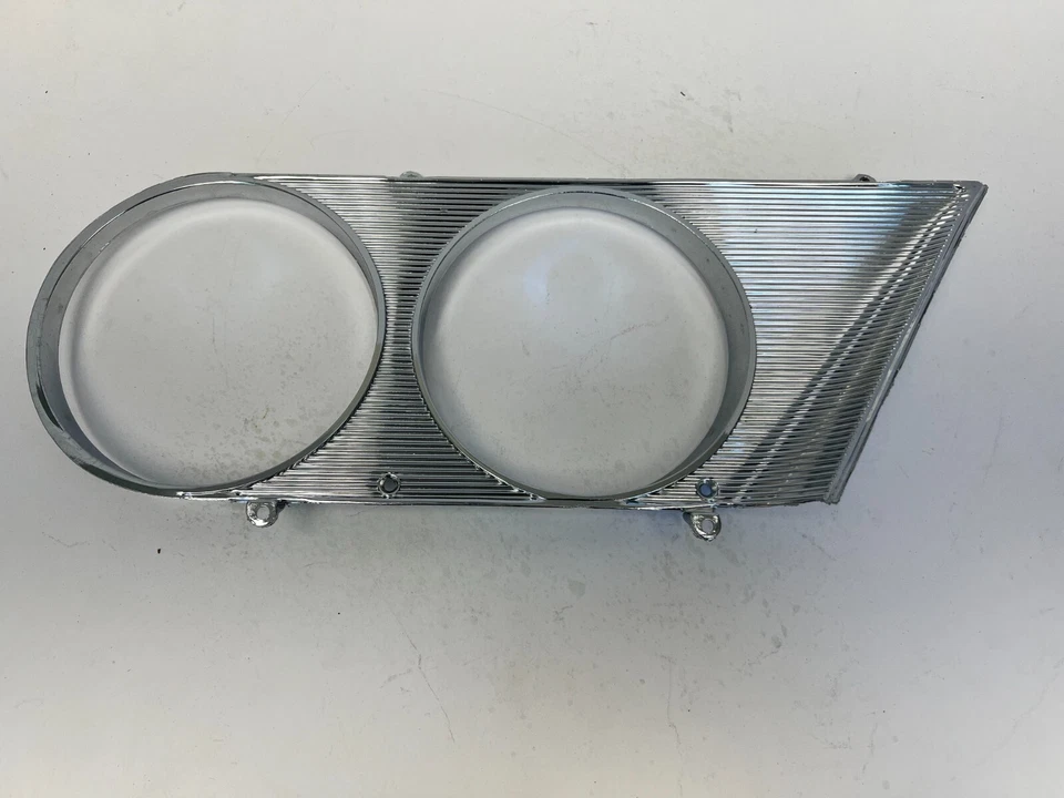 Nuevo de Lote Antiguo 1964 Chrysler New Yorker Newport Faro Lateral Izquierdo Bisel Borde 2417273. Foto 2 de 2