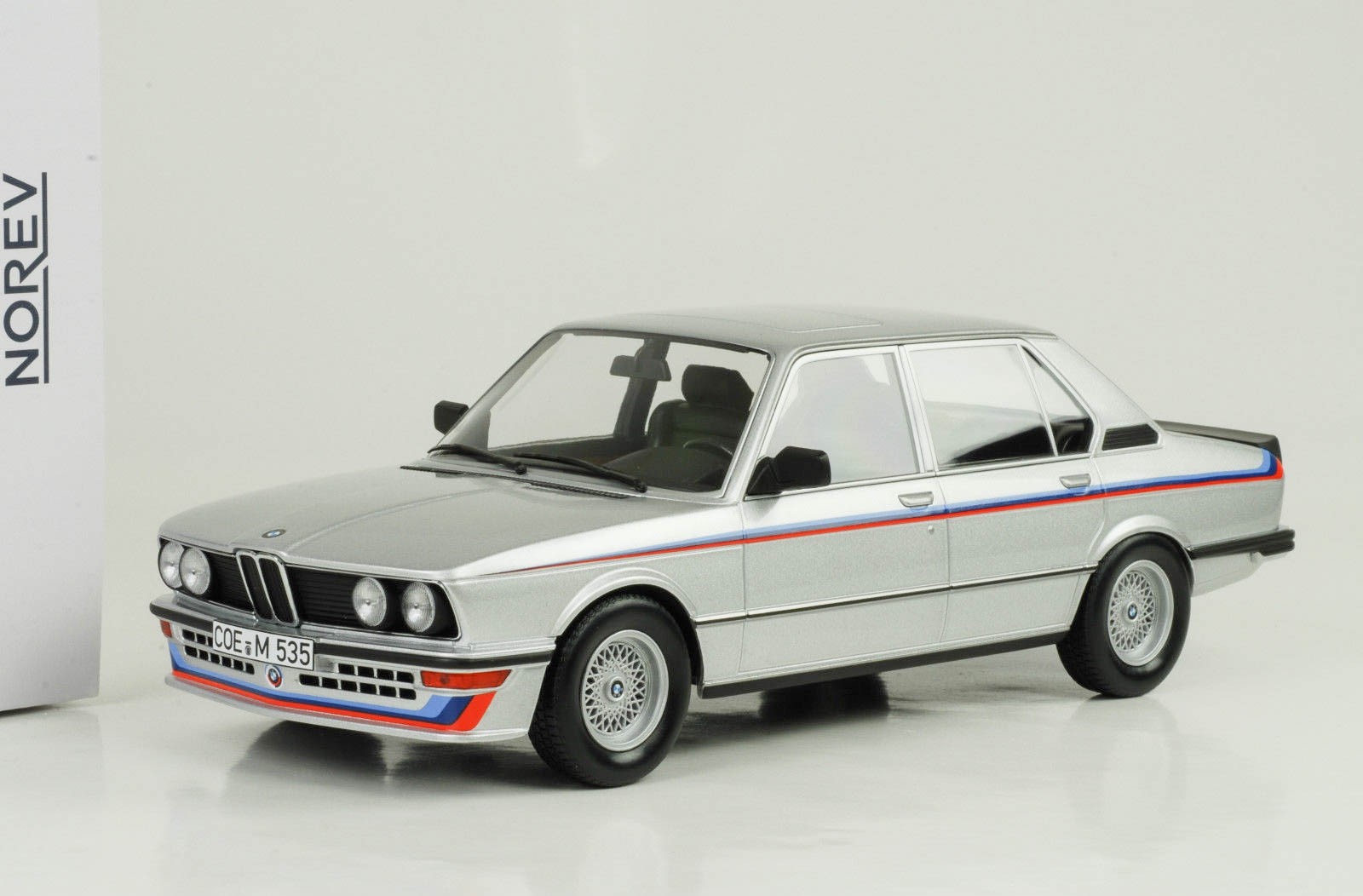 1980 BMW 535i m535i e12 argent métallique 1 18 Norev 183266 1980 BMW 535i m535i e12 argent métallique 1 18 Norev 183266