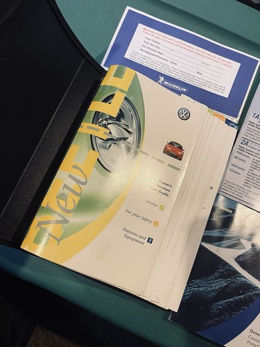 VW Volkswagen 2002 nuevo escarabajo manual del propietario estuche y libros OEM - Imagen 2 de 3