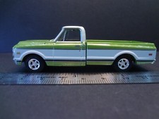 Greenlight 1972 Chevrolet C-10 green/white - Loose 1:64
