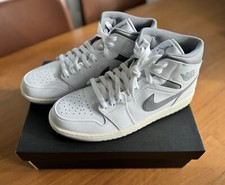 Jordan 1 Mid Neutral Grey EU 45 / US 11 - 554724-135
