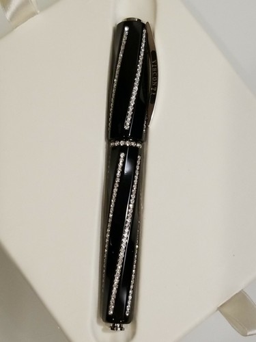 VISCONTI DIVINA ROYALE BLACK RESIN WITH 250 CRYSTALS FOUNTAIN PEN 14 K GOLD NIB - Picture 4 of 12