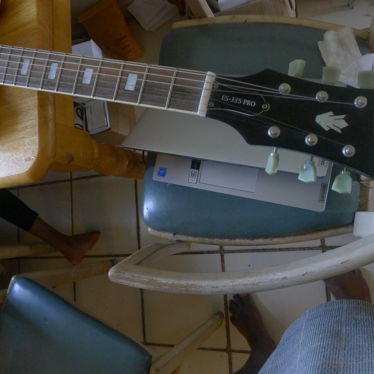 Epiphone ES-335 Pro Electric Spanish Semi-Hollowbody Epiphone ES-335 Pro Electric Spanish Semi-Hollowbody