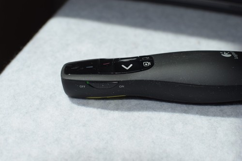 Logitech R400 USB Wireless Presentation Pointer Laser - Picture 15 of 17