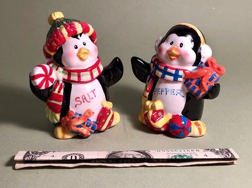 Brilliant Hand-Painted Warmly Dressed Ceramic Christmas Penguin Shakers - Picture 5 of 5