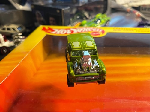 Hot Wheels 2011 The Hot Ones Morris Wagon / MG ROVER Chase - Picture 6 of 6