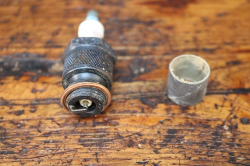 VINTAGE CHAMPION #7 SPARK PLUG NOS In Box 1/2" reach 1" hex UNUSED (#2) - Picture 4 of 6