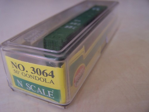 Lot of 4 Model Power N Scale N Scale Train Cars + Bachmann HI-Cube Box car - Picture 8 of 12