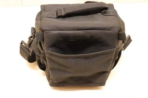 Lowepro Adventura 140 Black Multi-Compartment Camera Case - Picture 2 of 16