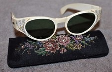 VINTAGE MID CENTURY CAT'S EYE SUN GLASSES W/SET RHINESTONE FLOWERS