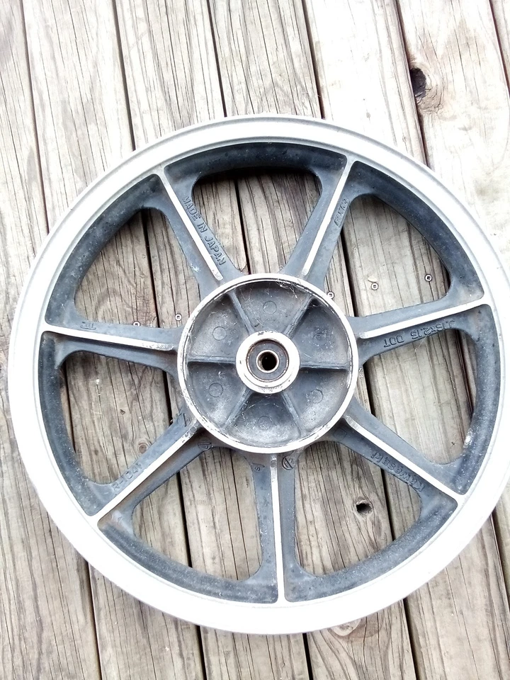 Llanta delantera Kawasaki LTD 250 Foto 2 de 4