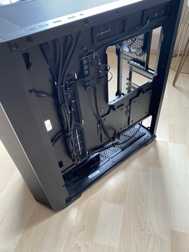 Lian Li LANCOOL 215 Mid-Tower aRGB E-ATXTempered Glass Black - Picture 4 of 6