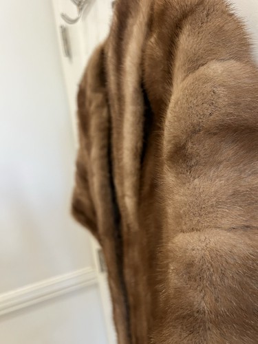 HIGH QUALITY VINTAGE Real FUR SHAWL - Very Soft BLD - Picture 11 of 11