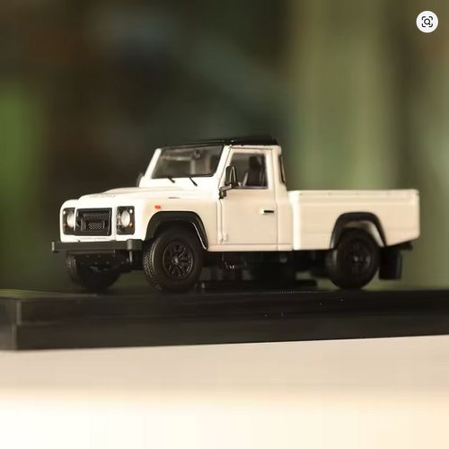 Land Rover Defender 110 Pickup, Maßstab 1:64 - Bild 1 von 5