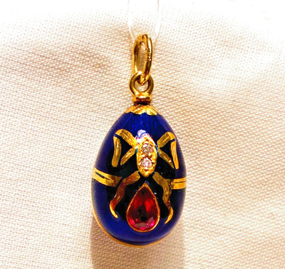 Fabergé Diamant Ei Anhänger von Victor Mayer - Email, Dia. 0,02ct., Ru. 0,15ct.