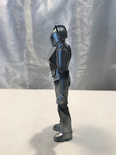 DR DOCTOR WHO CYBERMAN WITH POINTING FINGER 5.5” SCALE ACTION FIGURE - Picture 3 of 4