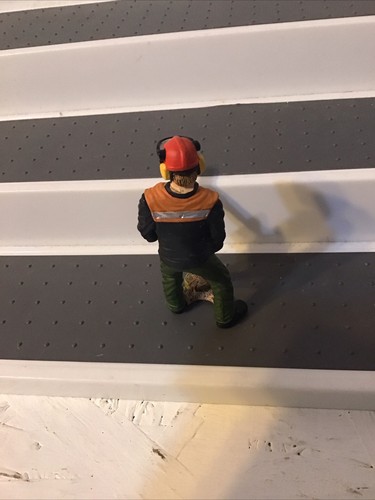 Schleich Wald Holzfäller Figur mit Kettensäge gebraucht - Bild 3 von 8